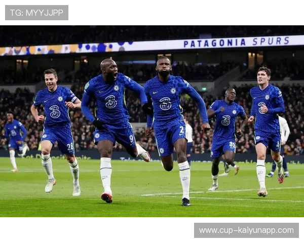 切尔西年轻组合连线成功，穆德里克快速前插撕开缺口